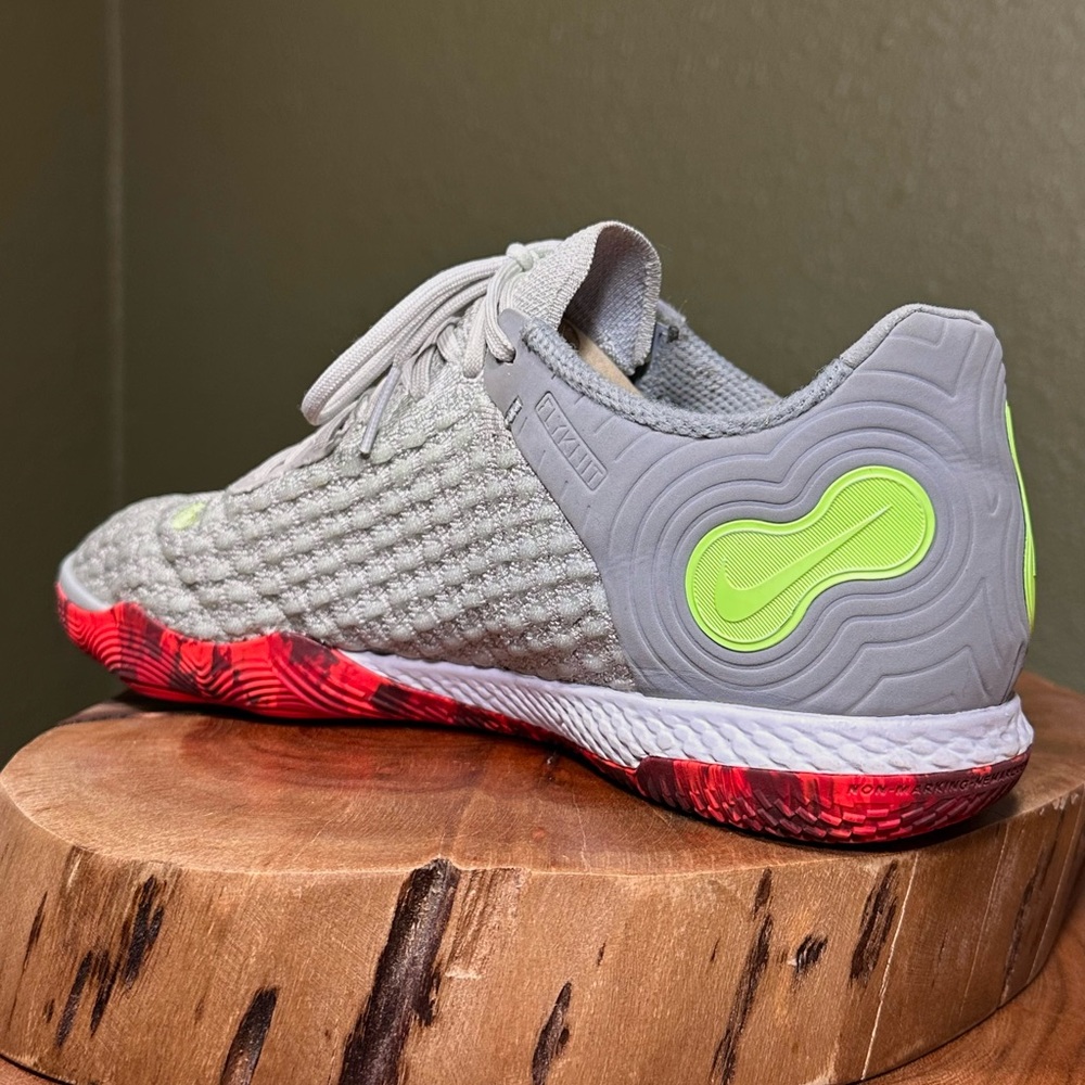Nike React Gato IC (Unisex) Indoor Soccer Shoes - Picture 8 of 13